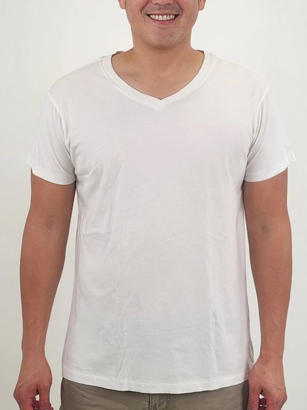Reese De Luca White V-Neck T-Shirt/13360